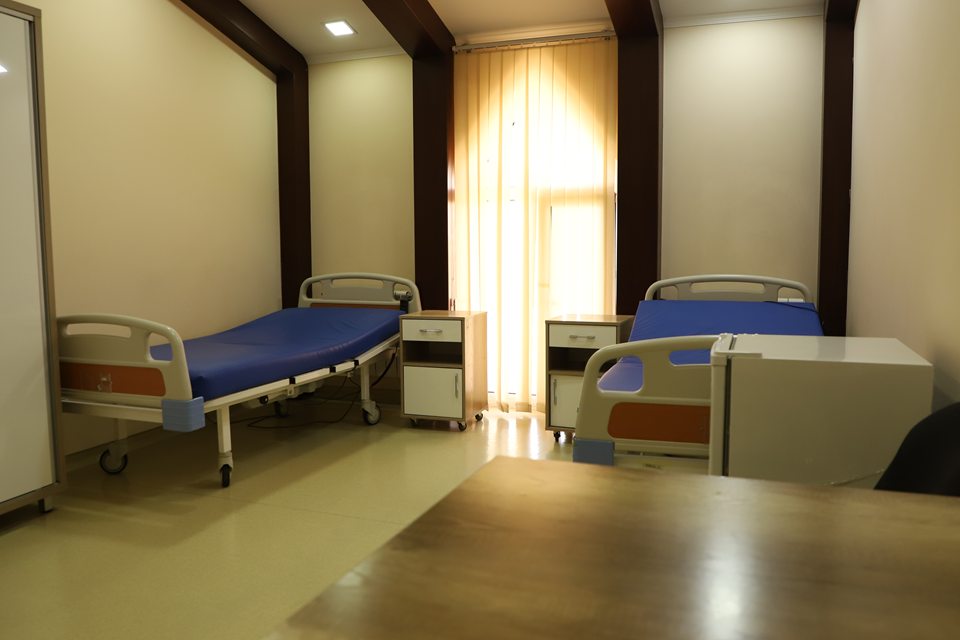 Двухместная палата — American Hospital