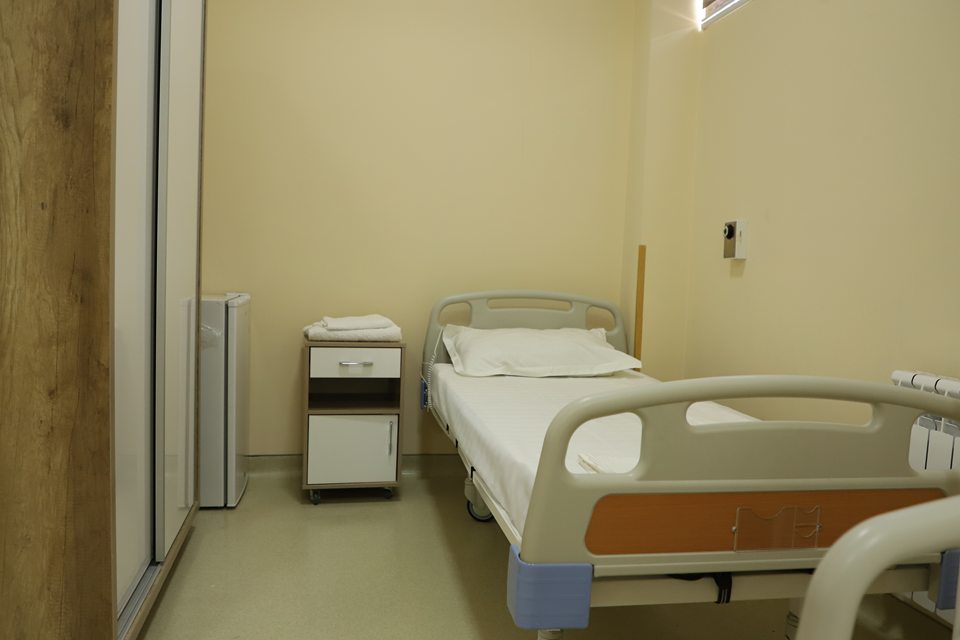Палата стационара — American Hospital
